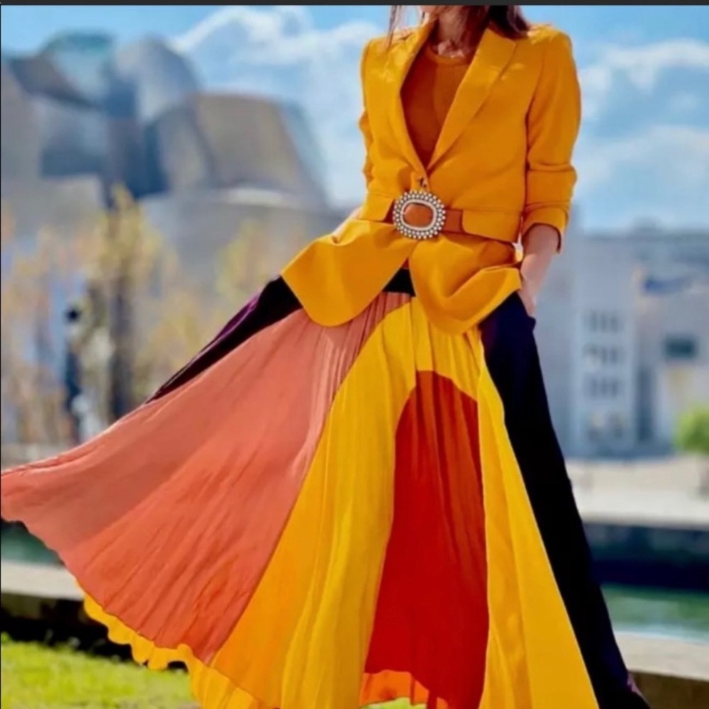 ZARA NWT LONG HIGH WAIST FLOWING SKIRT size small